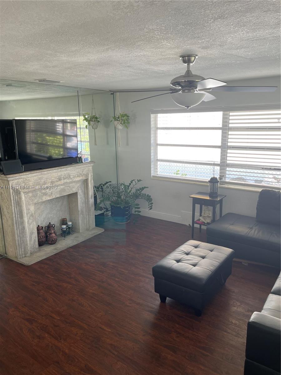 Listing Photo 6