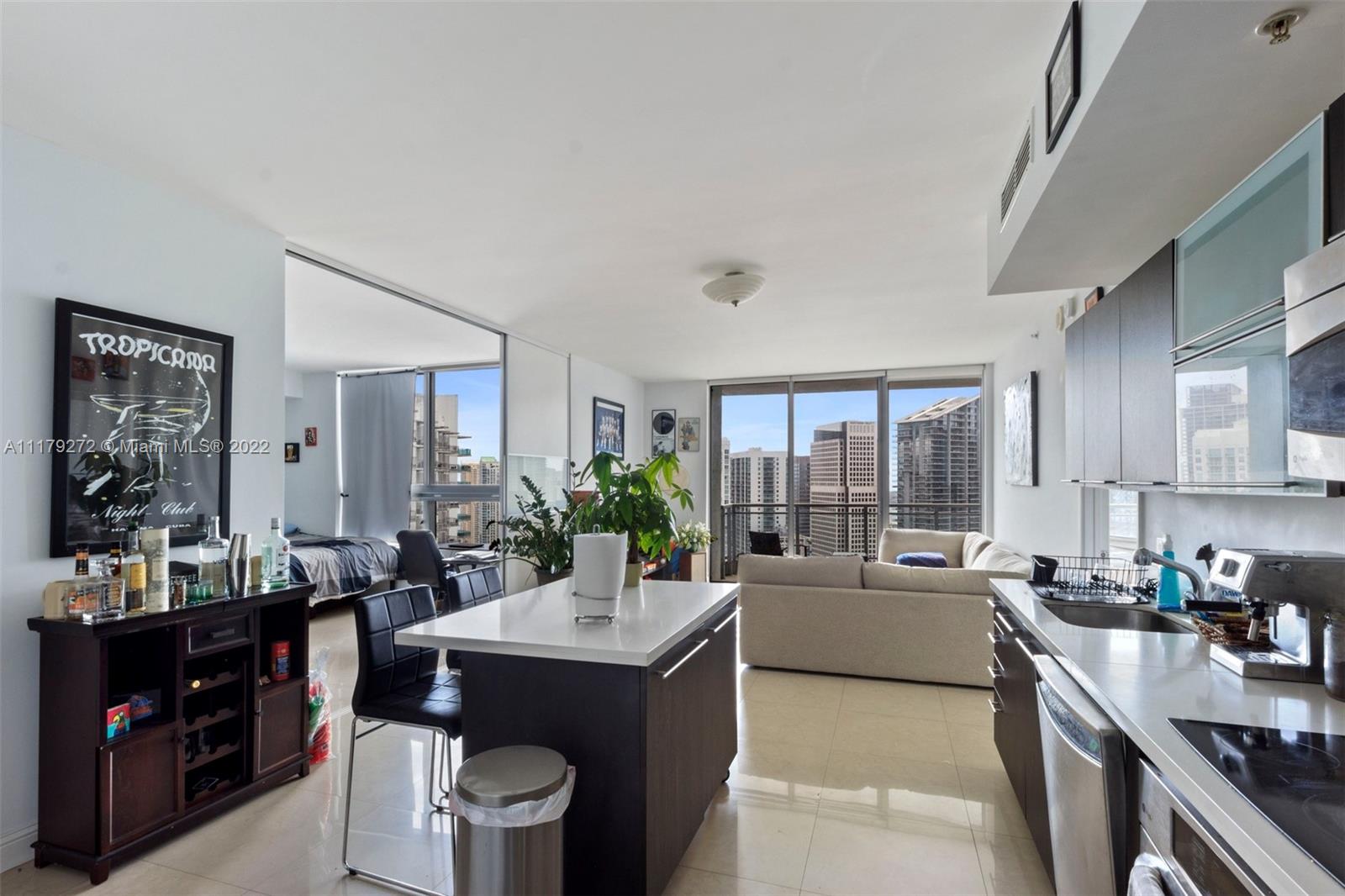 90 SW 3rd St 3903, Miami, Florida 33130, 2 Bedrooms Bedrooms, ,2 BathroomsBathrooms,Residentiallease,For Rent,90 SW 3rd St 3903,A11179272
