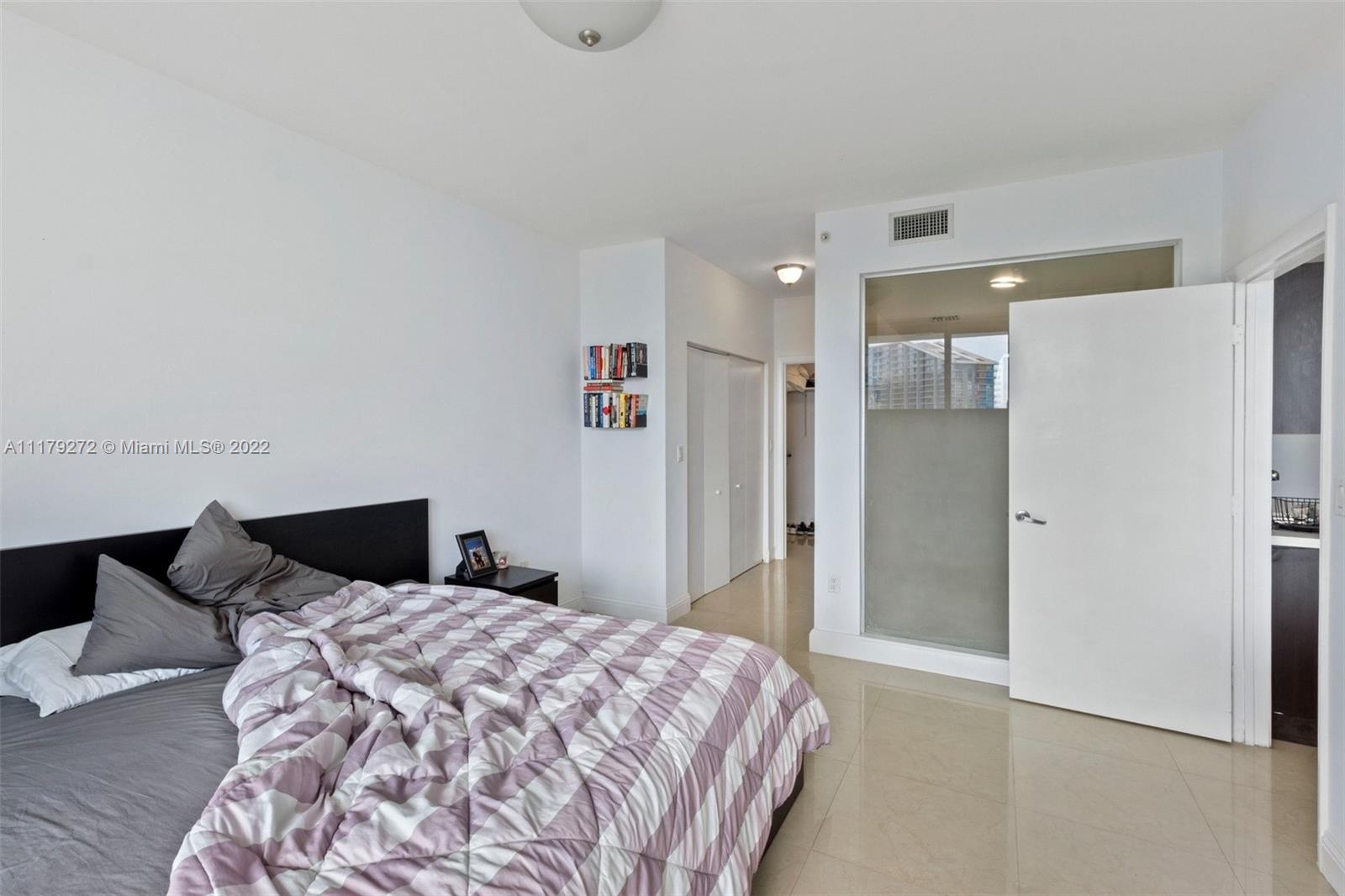 90 SW 3rd St 3903, Miami, Florida 33130, 2 Bedrooms Bedrooms, ,2 BathroomsBathrooms,Residentiallease,For Rent,90 SW 3rd St 3903,A11179272