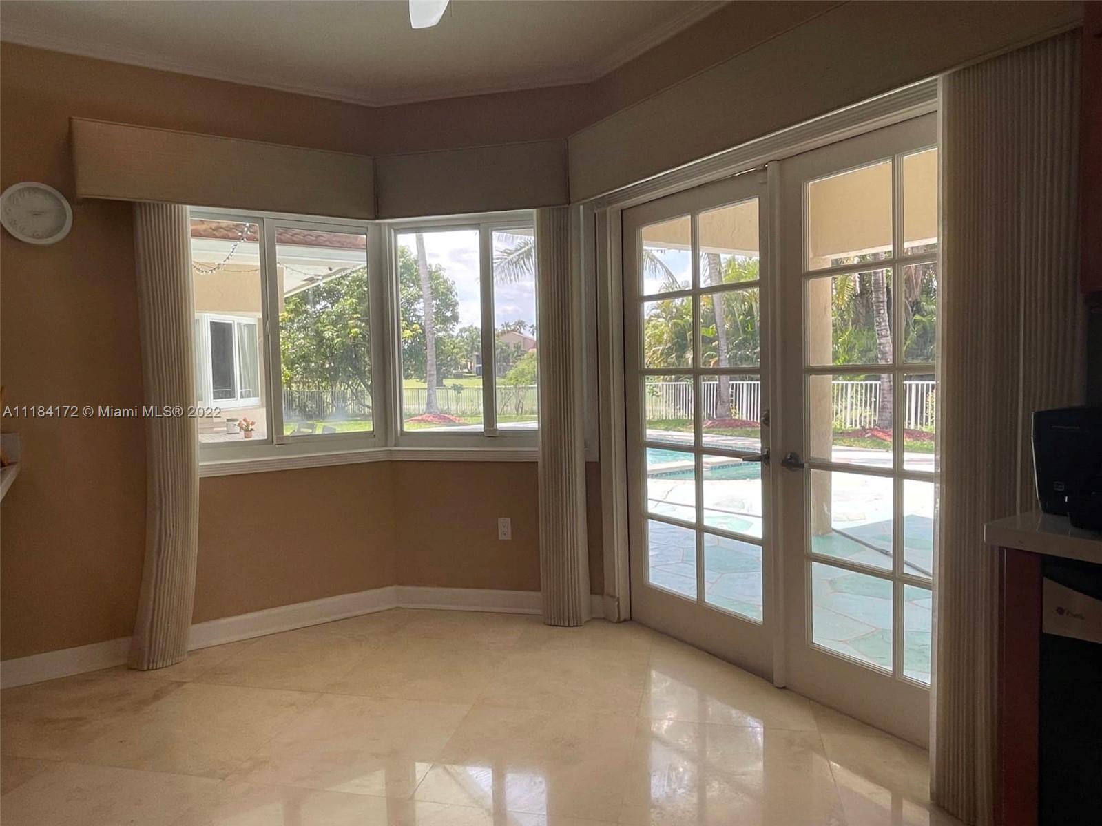 Listing Photo 10