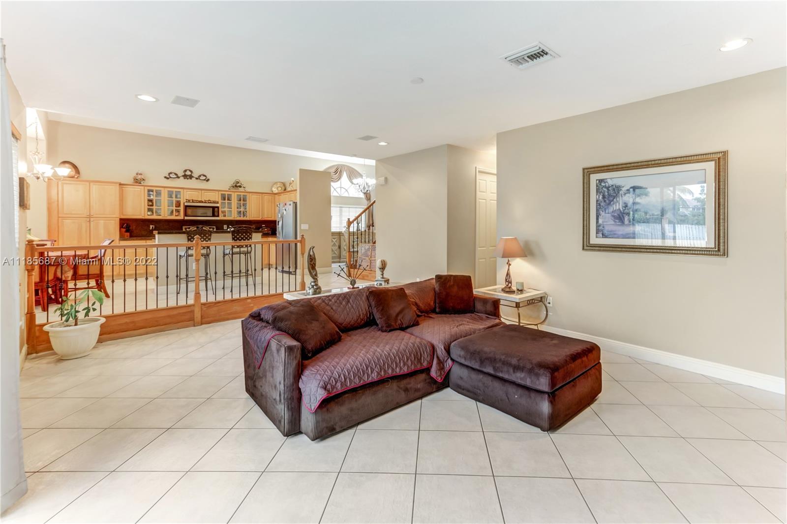 Listing Photo 11