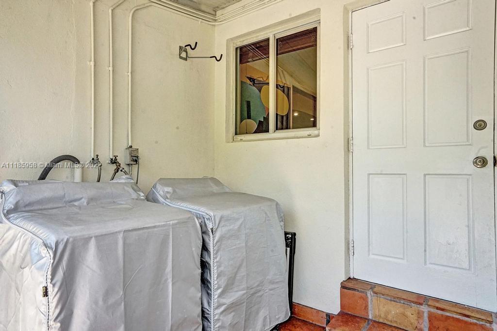 821 Tangier St, Coral Gables, Florida 33134, 2 Bedrooms Bedrooms, ,1 BathroomBathrooms,Residential,For Sale,821 Tangier St,A11185958