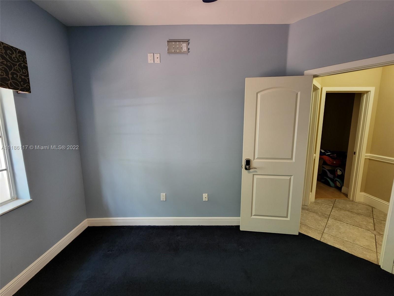 Listing Photo 9