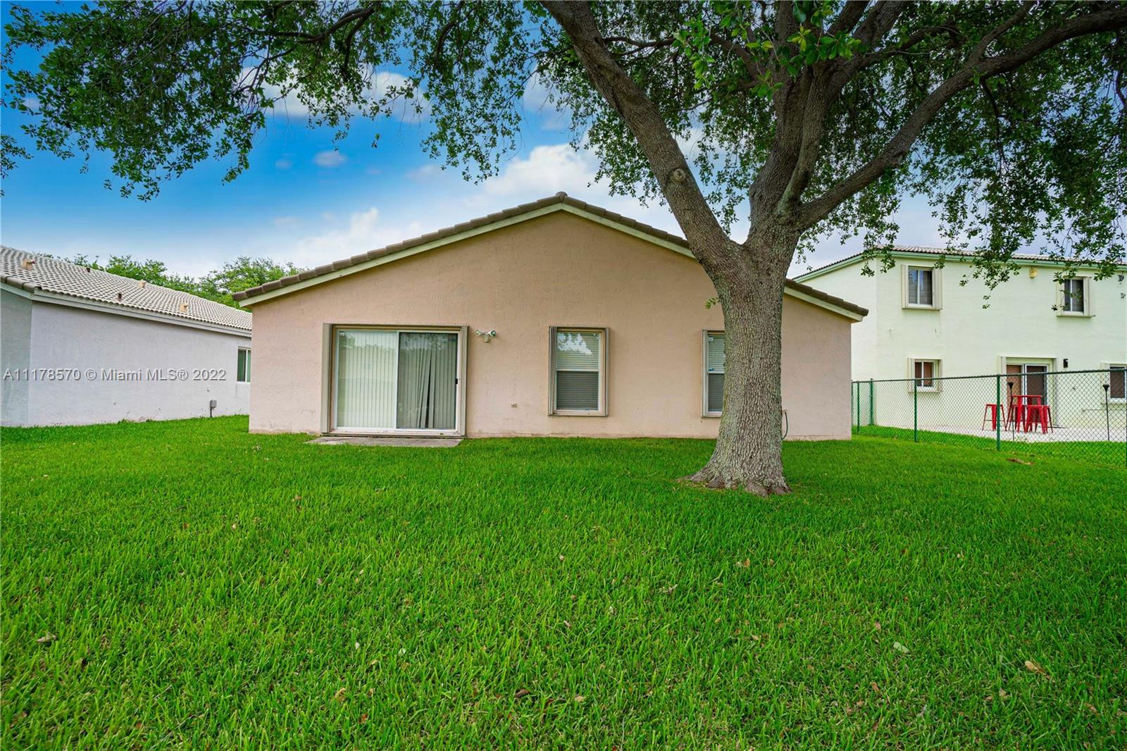 Listing Photo 8