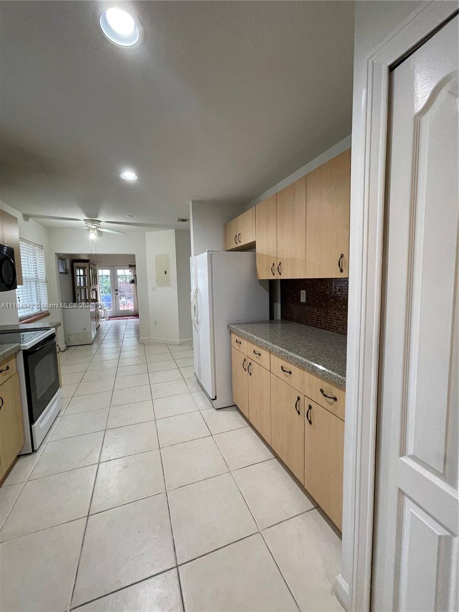 Listing Photo 16