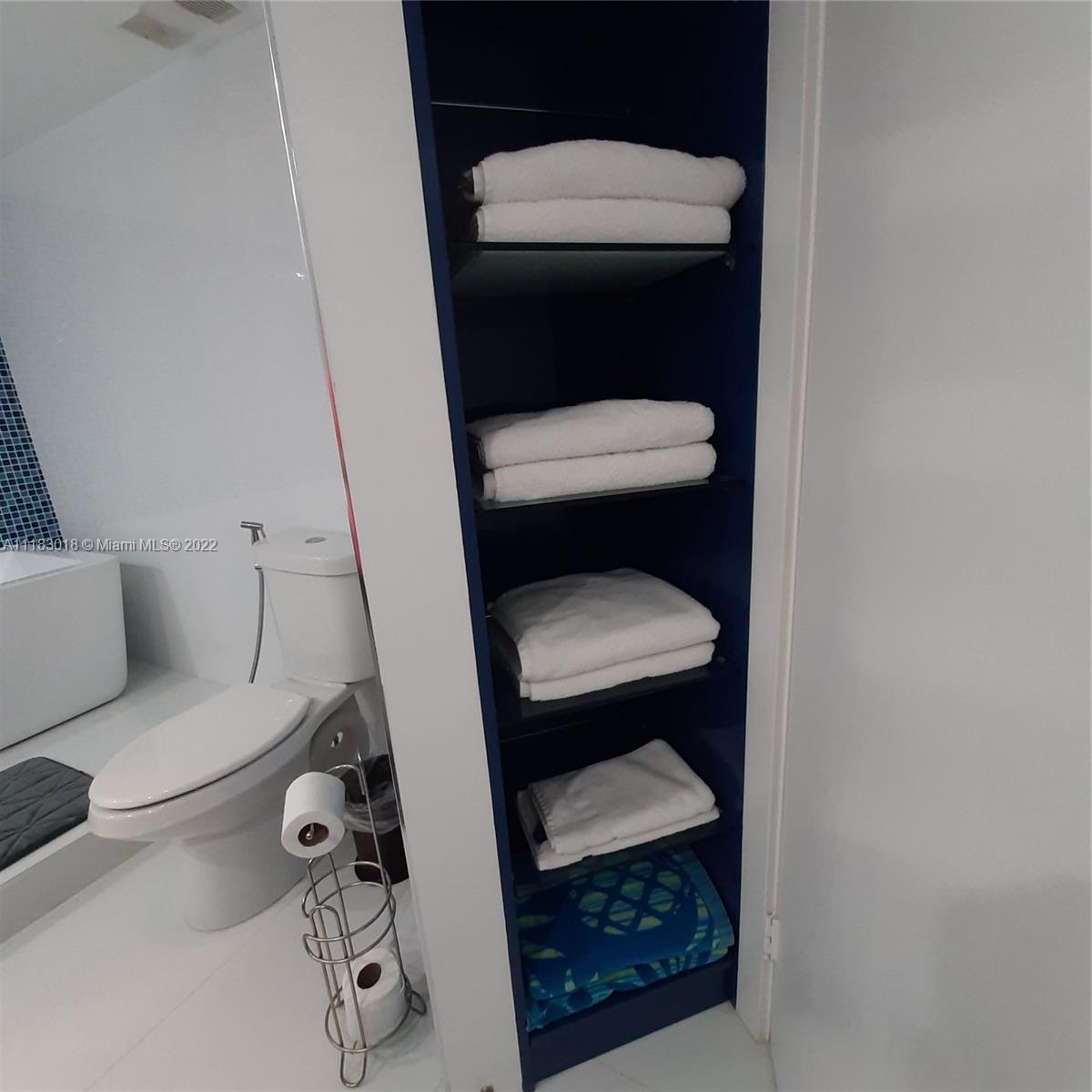Sunny Isles Beach, Florida 33160, 1 Bedroom Bedrooms, ,1 BathroomBathrooms,Residential,For Sale,A11183018