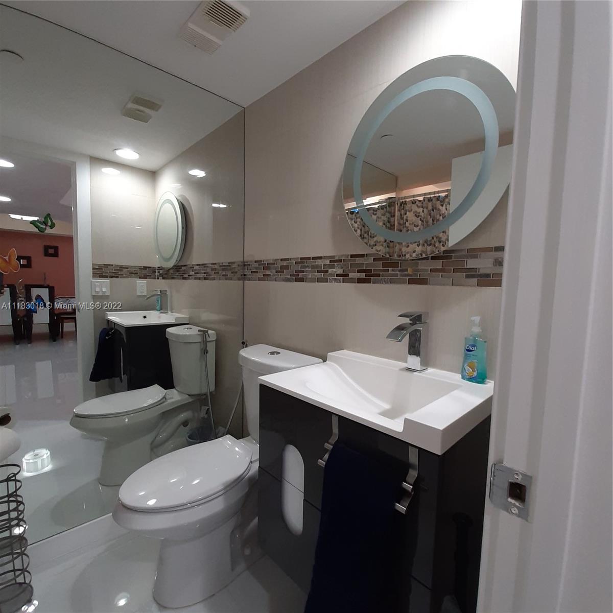 Sunny Isles Beach, Florida 33160, 1 Bedroom Bedrooms, ,1 BathroomBathrooms,Residential,For Sale,A11183018