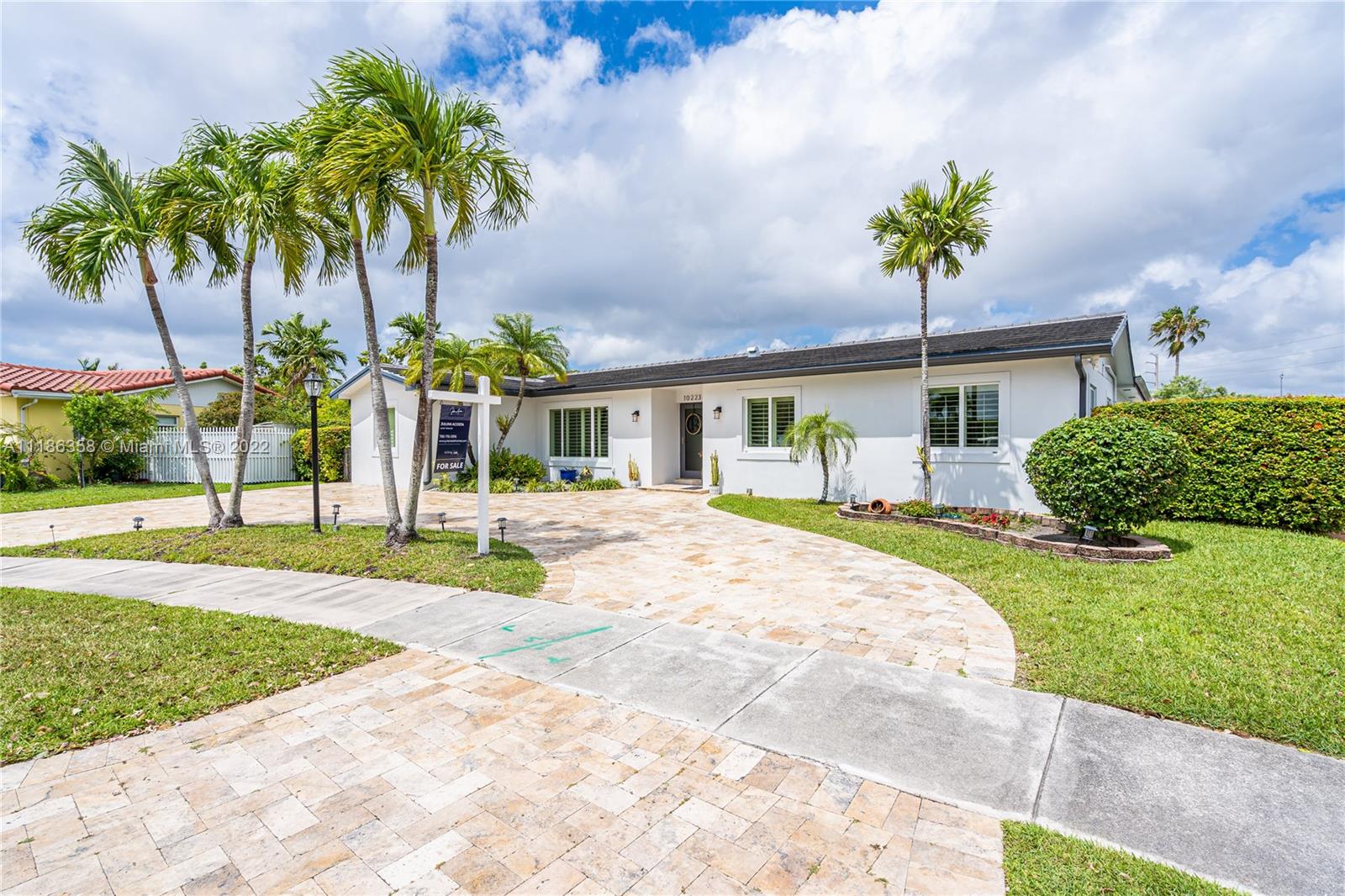 Photo 1 of 10223 17th St in Miami - MLS A11186358