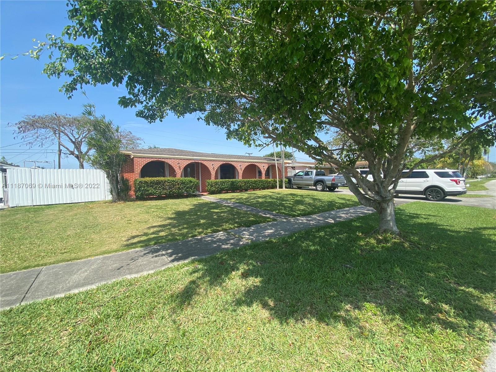 15820 SW 102nd Pl 0, Miami, FL 33157
