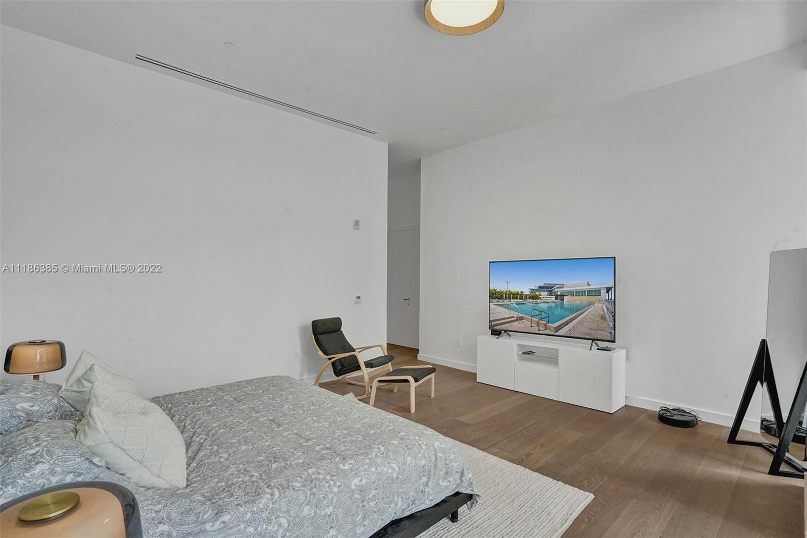 4701 N Meridian Ave. 214, Miami Beach, Florida 33140, 2 Bedrooms Bedrooms, ,2 BathroomsBathrooms,Residentiallease,For Rent,4701 N Meridian Ave. 214,A11186385