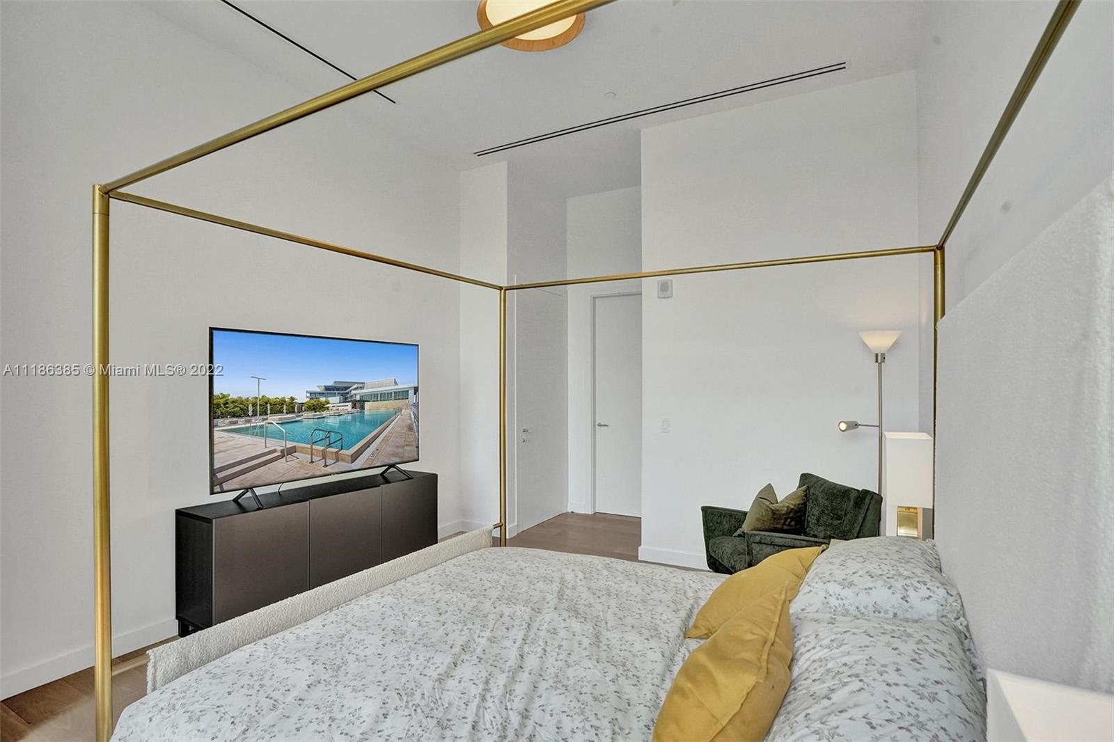 4701 N Meridian Ave. 214, Miami Beach, Florida 33140, 2 Bedrooms Bedrooms, ,2 BathroomsBathrooms,Residentiallease,For Rent,4701 N Meridian Ave. 214,A11186385