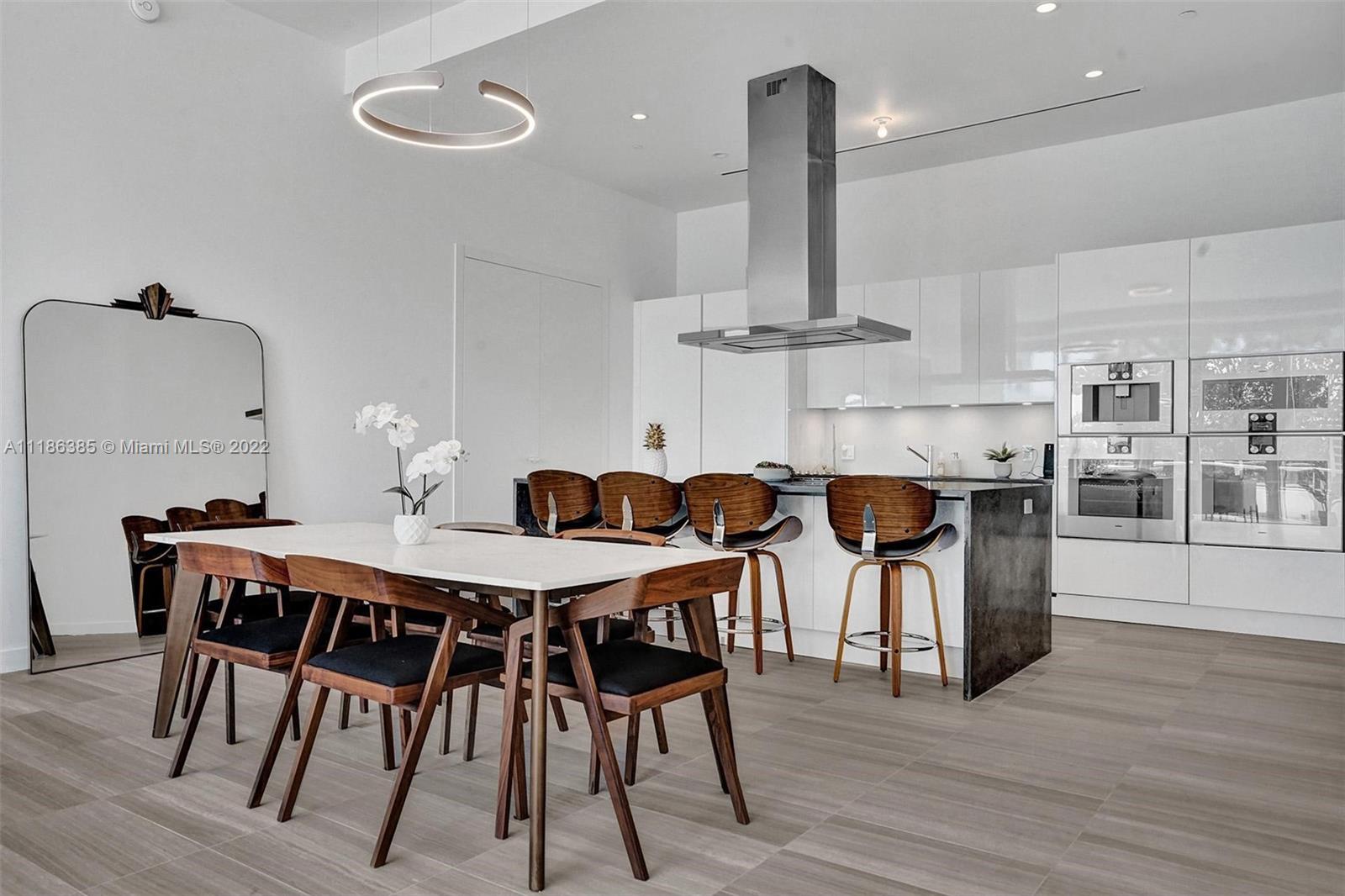 4701 N Meridian Ave. 214, Miami Beach, Florida 33140, 2 Bedrooms Bedrooms, ,2 BathroomsBathrooms,Residentiallease,For Rent,4701 N Meridian Ave. 214,A11186385