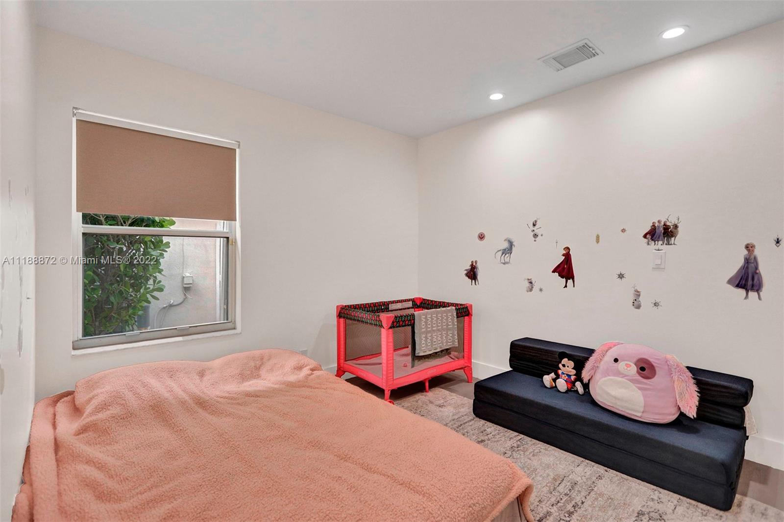 Listing Photo 9