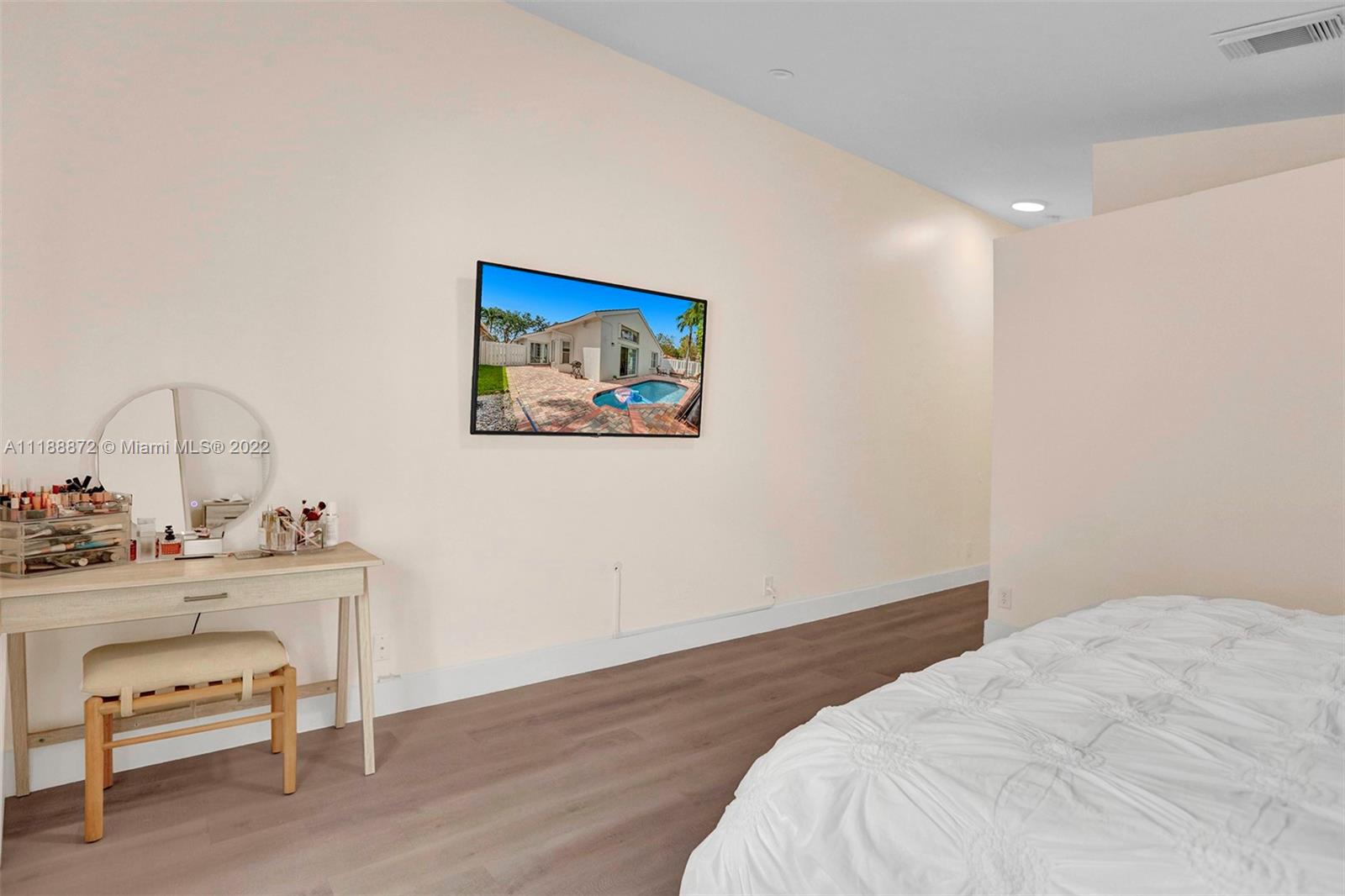 Listing Photo 28