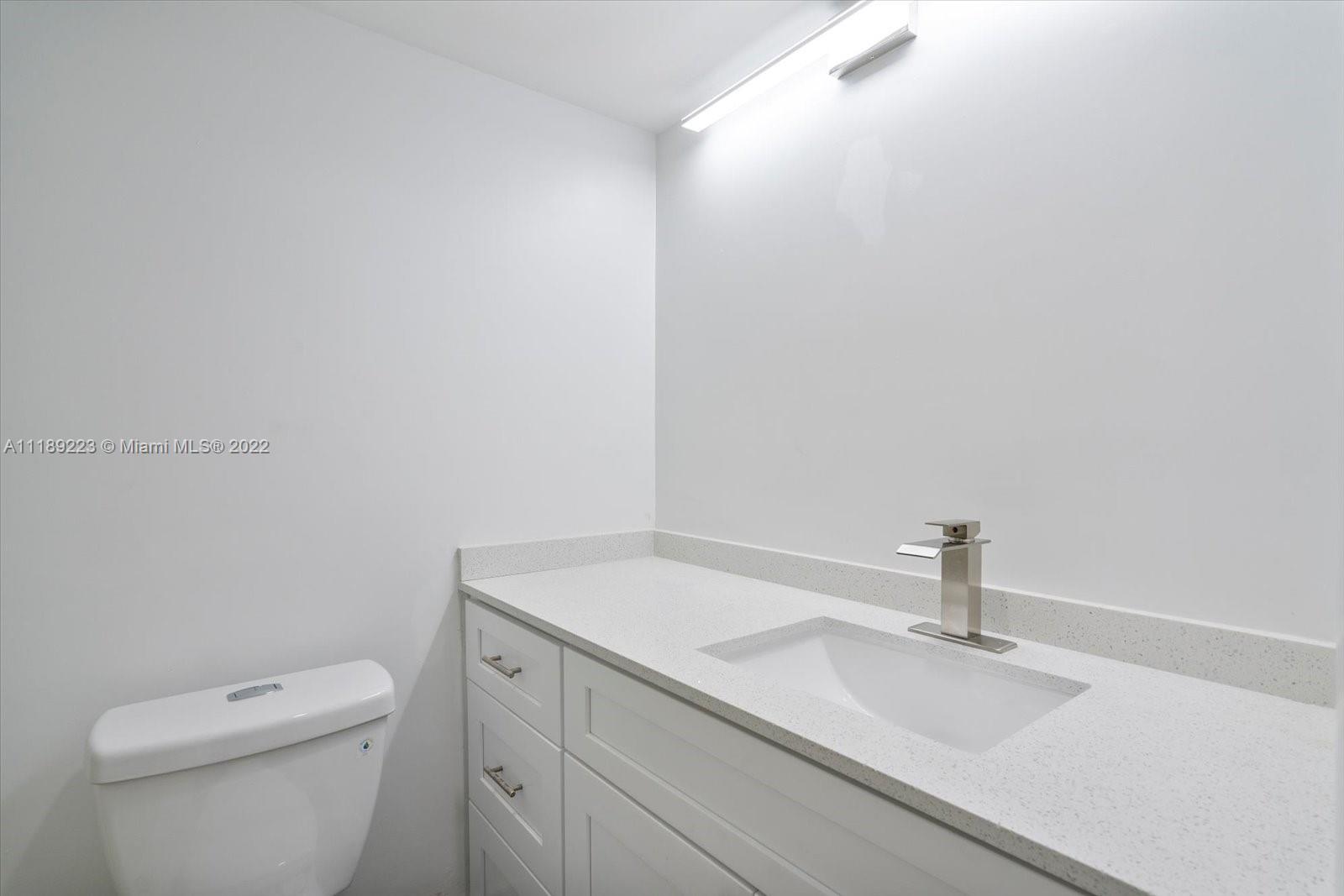 10000 W Bay Harbor Dr 204, Bay Harbor Islands, Florida 33154, 2 Bedrooms Bedrooms, ,2 BathroomsBathrooms,Residential,For Sale,10000 W Bay Harbor Dr 204,A11189223