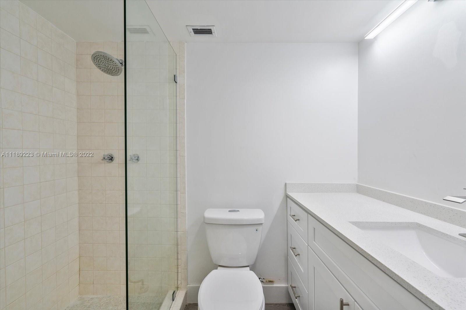 10000 W Bay Harbor Dr 204, Bay Harbor Islands, Florida 33154, 2 Bedrooms Bedrooms, ,2 BathroomsBathrooms,Residential,For Sale,10000 W Bay Harbor Dr 204,A11189223