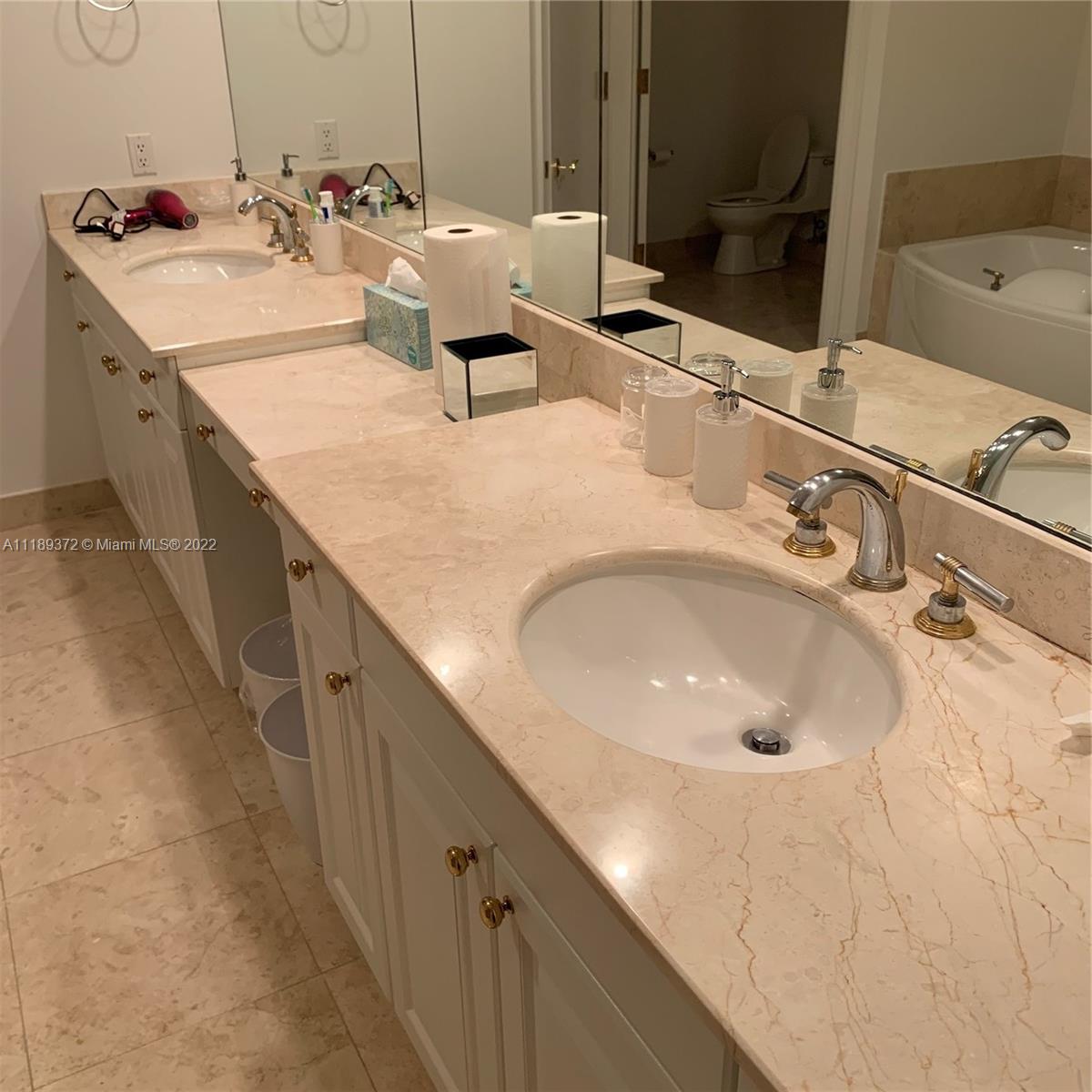 20201 E Country Club Dr 607, Aventura, Florida 33180, 2 Bedrooms Bedrooms, ,3 BathroomsBathrooms,Residentiallease,For Rent,20201 E Country Club Dr 607,A11189372