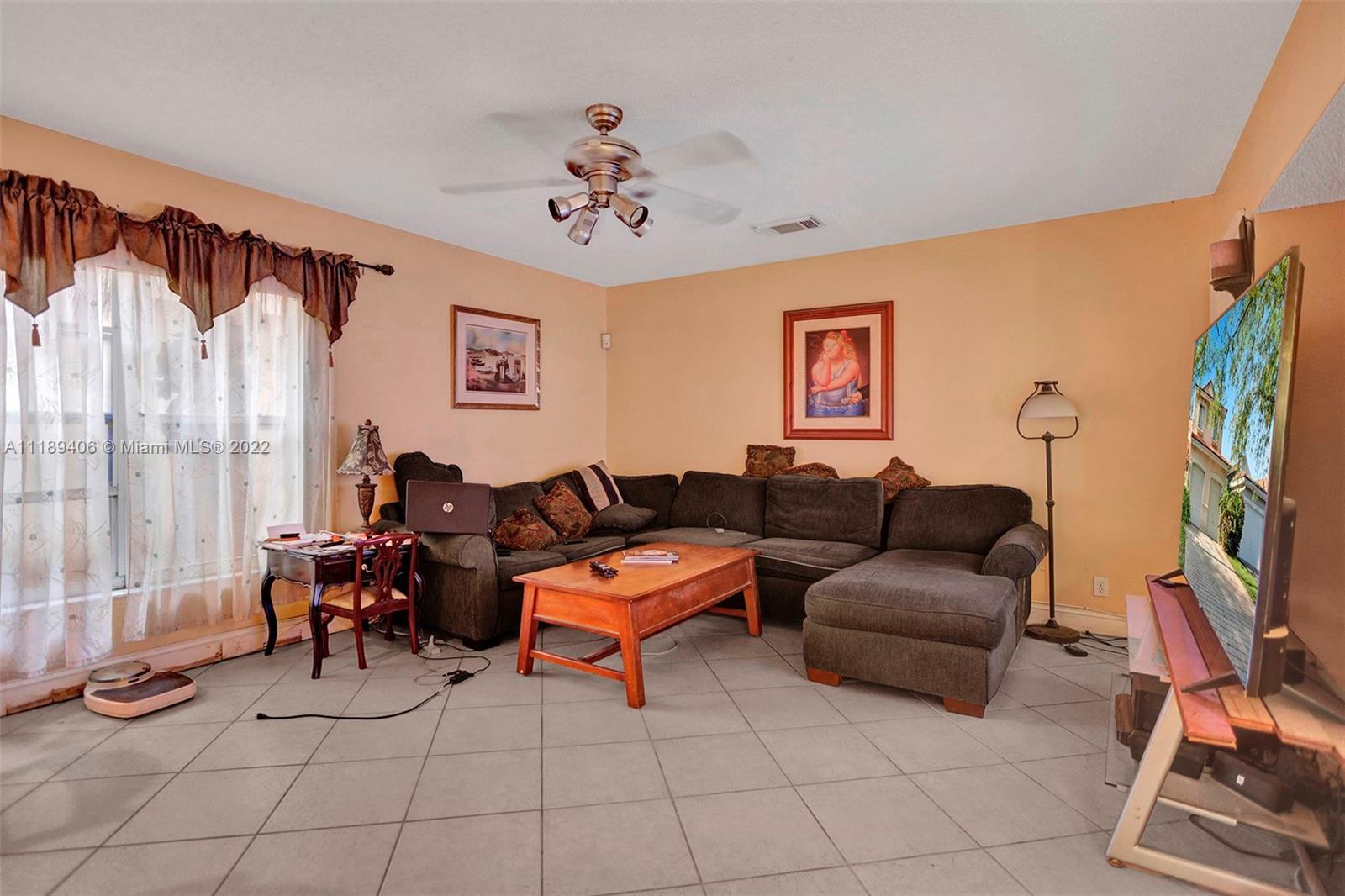 Listing Photo 10