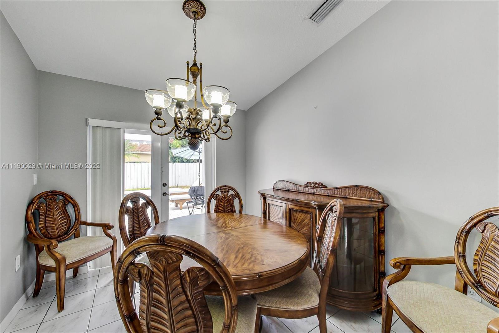 Listing Photo 12