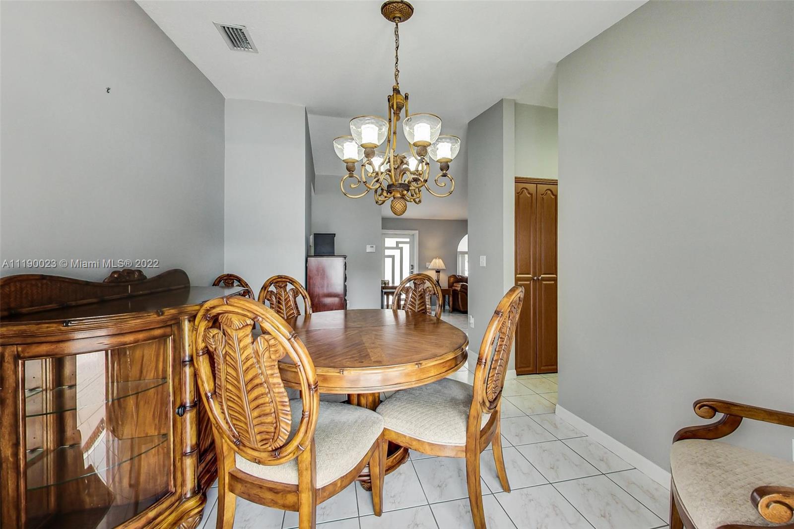 Listing Photo 14