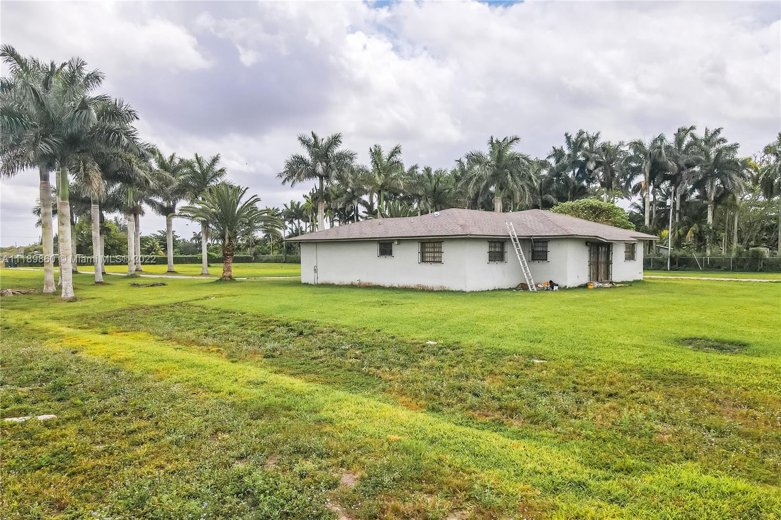 Listing Photo 12