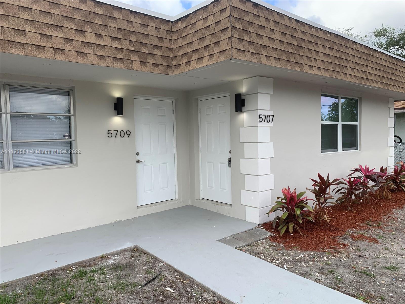 5707  Hayes St  For Sale A11190581, FL