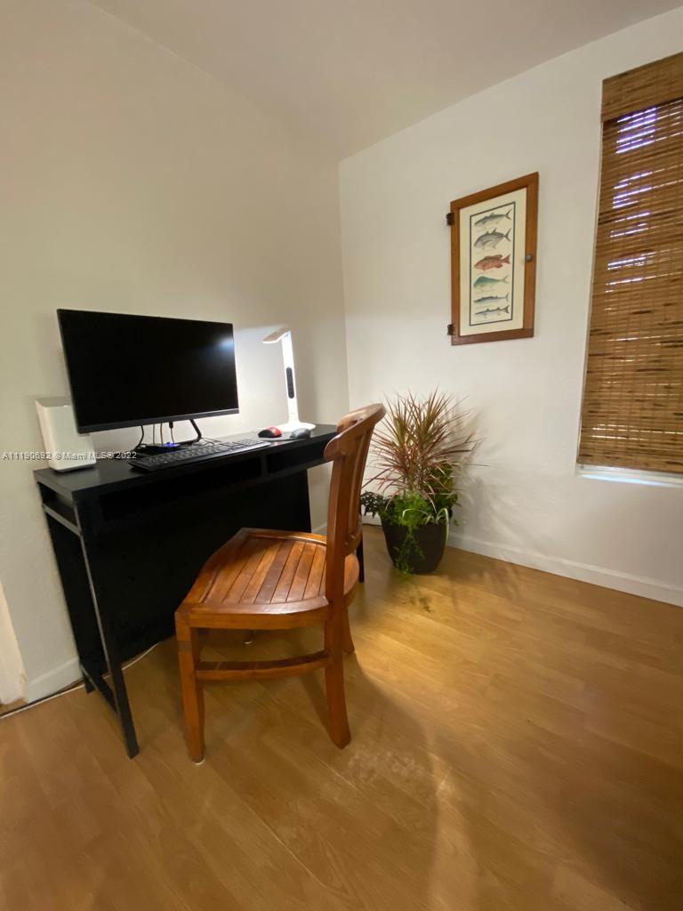 Listing Photo 8
