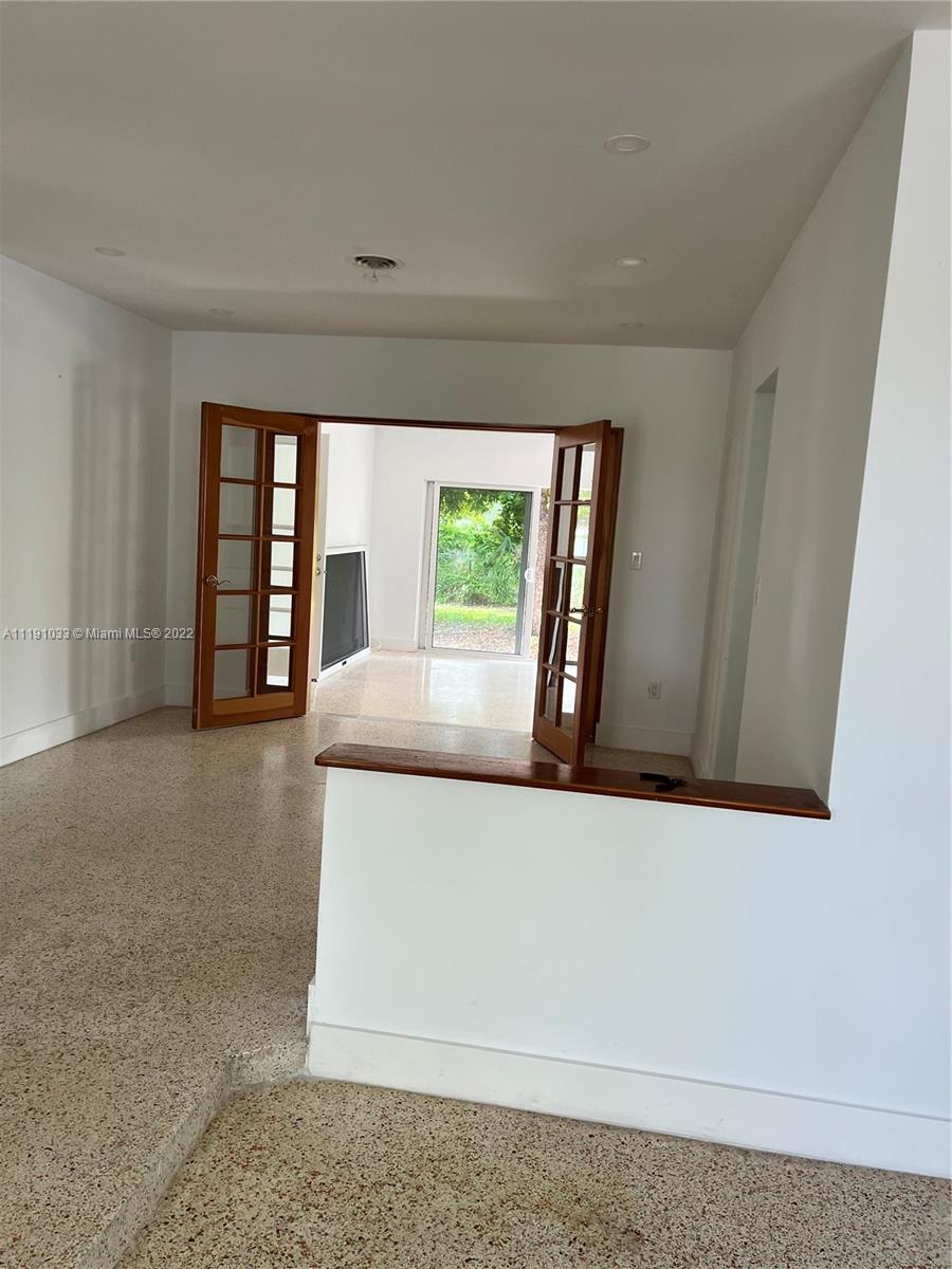 Listing Photo 14