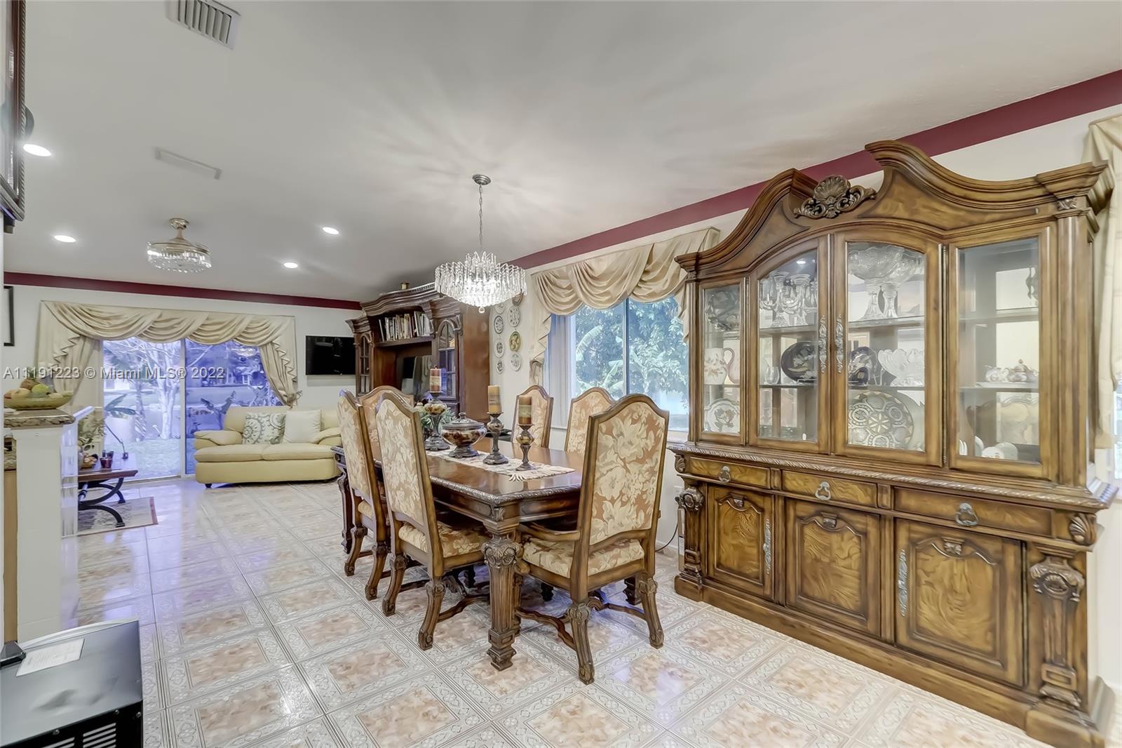 Listing Photo 9