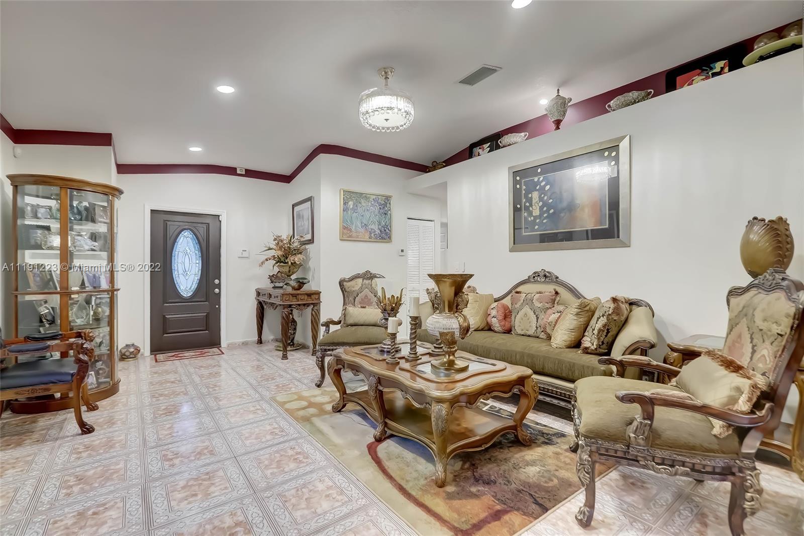 Listing Photo 10