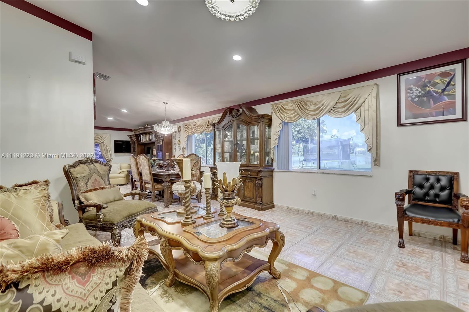 Listing Photo 8