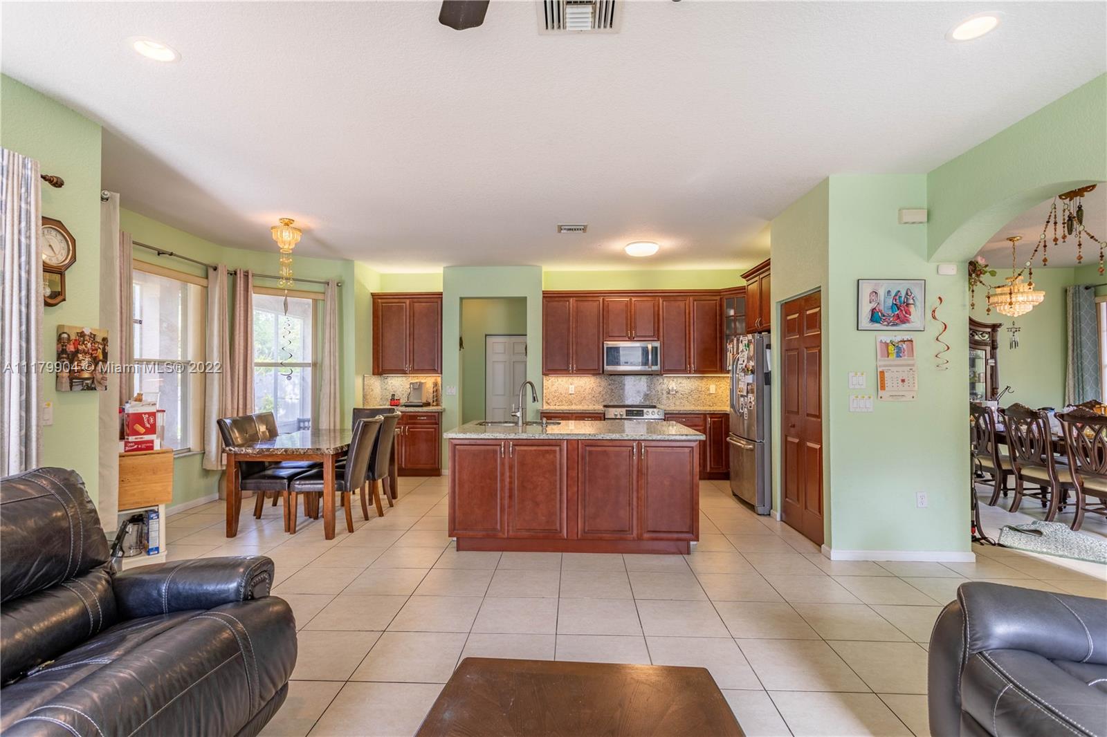 Listing Photo 7