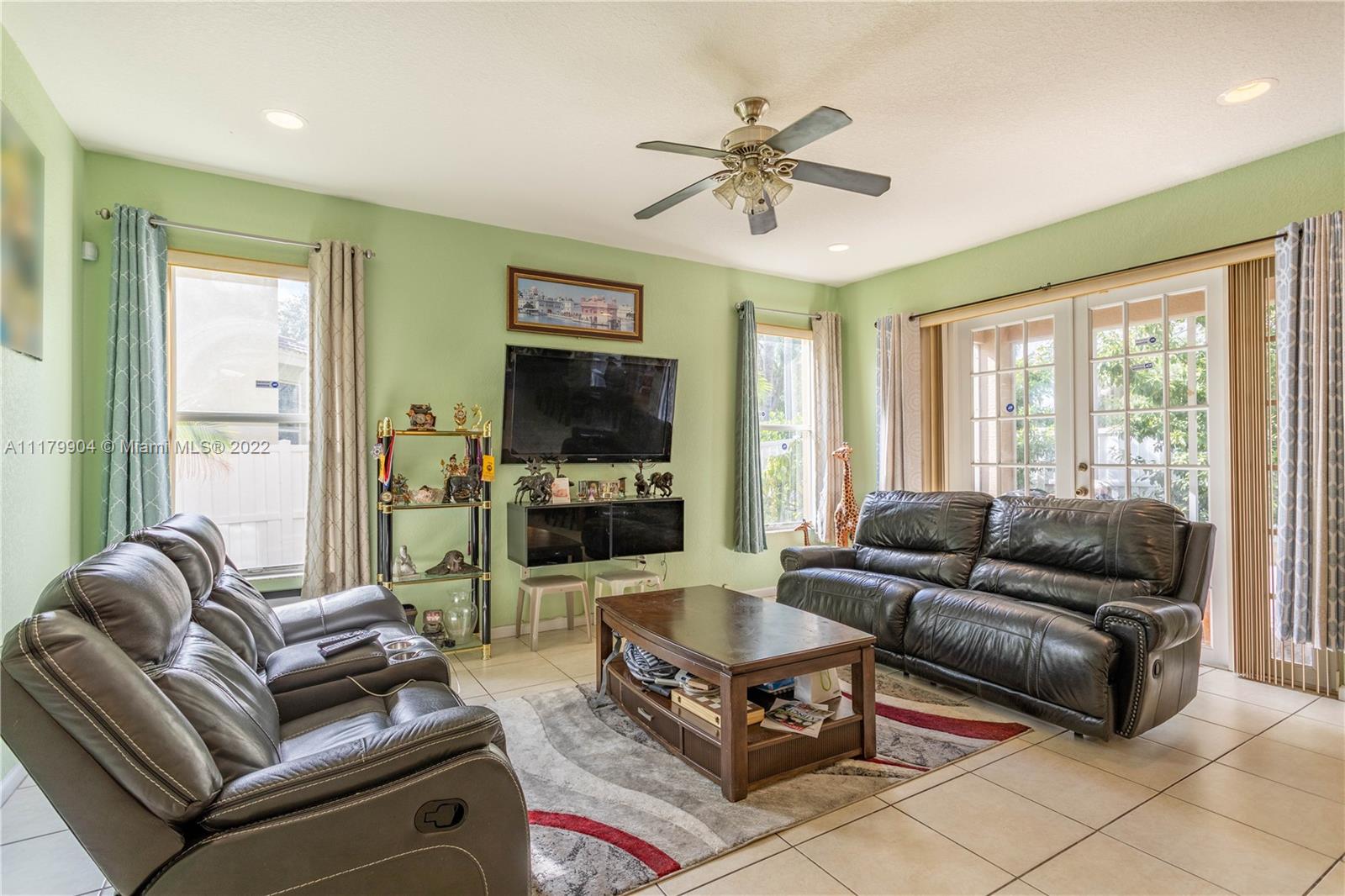 Listing Photo 8
