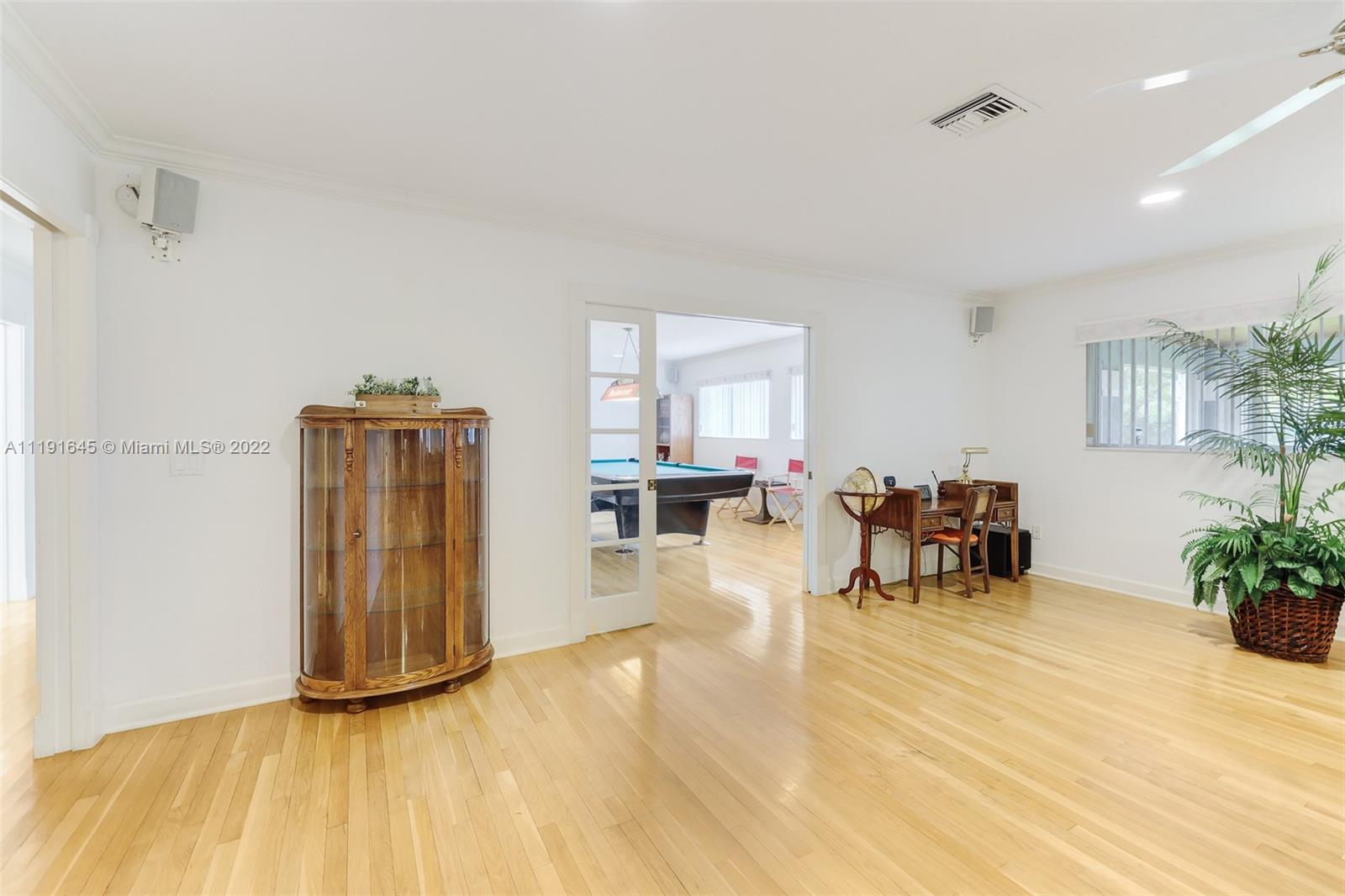 Listing Photo 12