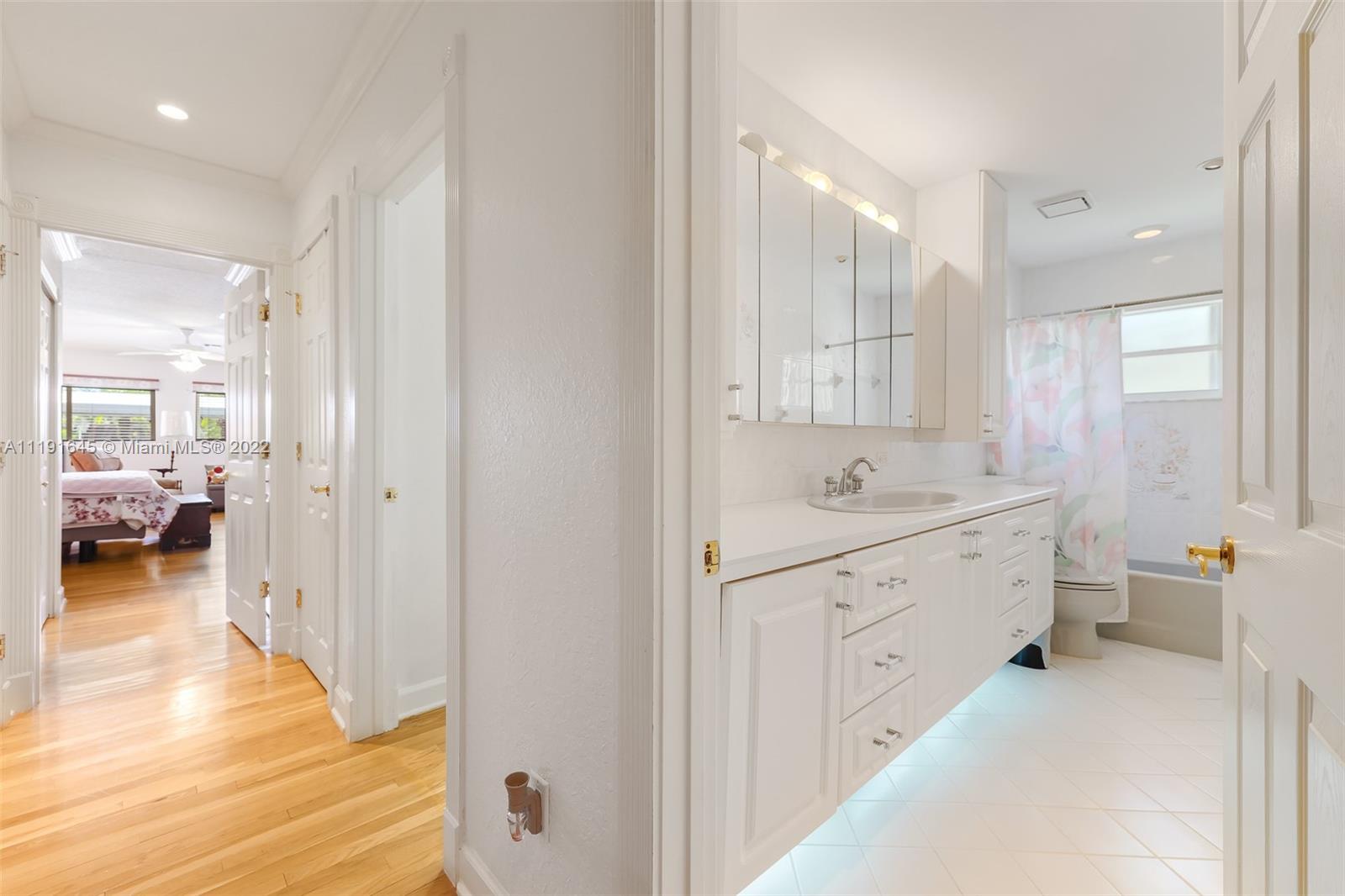 Listing Photo 17