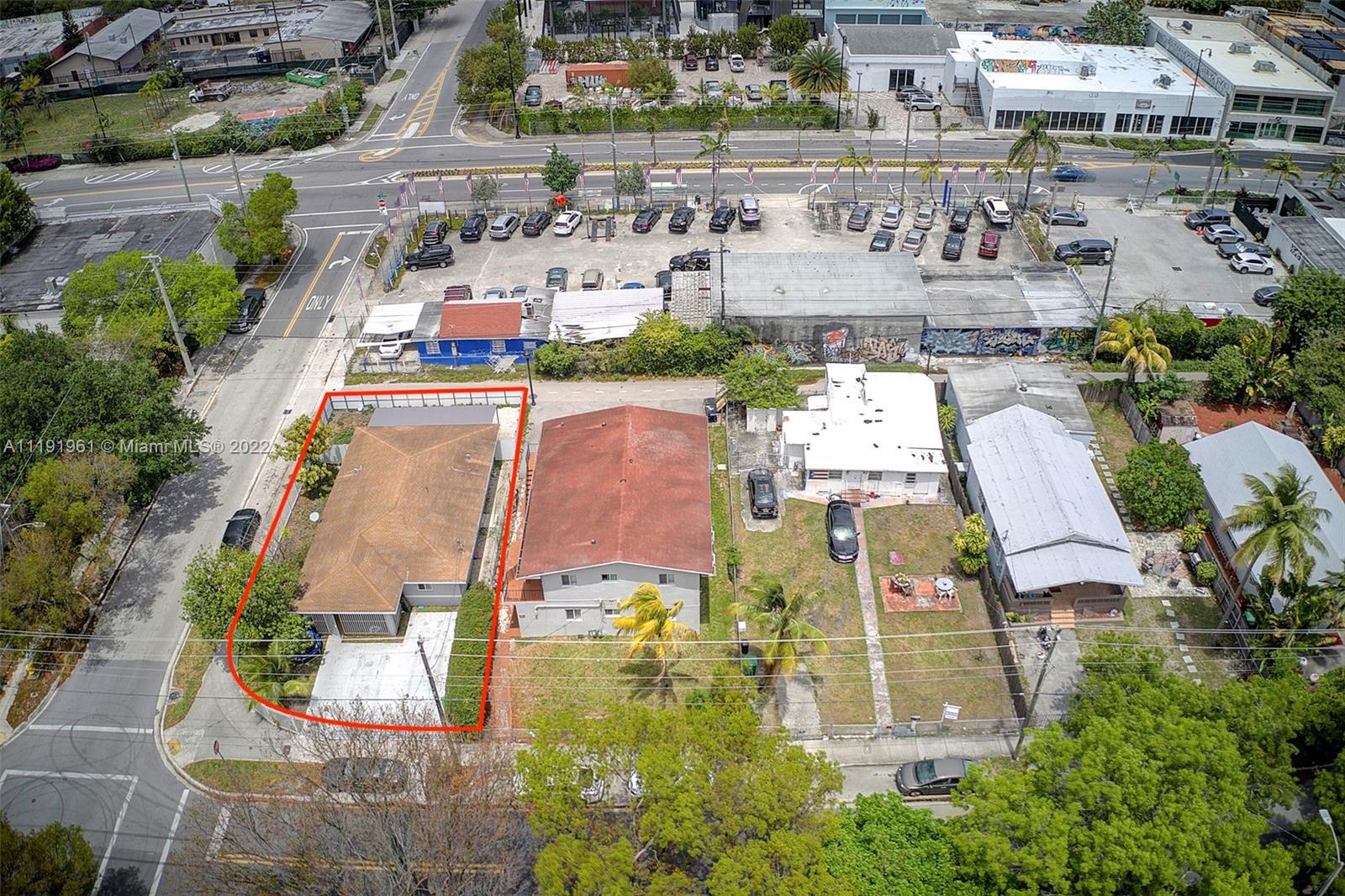 AERIAL PICTURE - CORNER PROPERTY