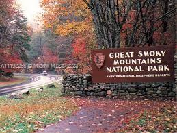 ENTRANCE TO SMOKY MOUNTAIN  PARK