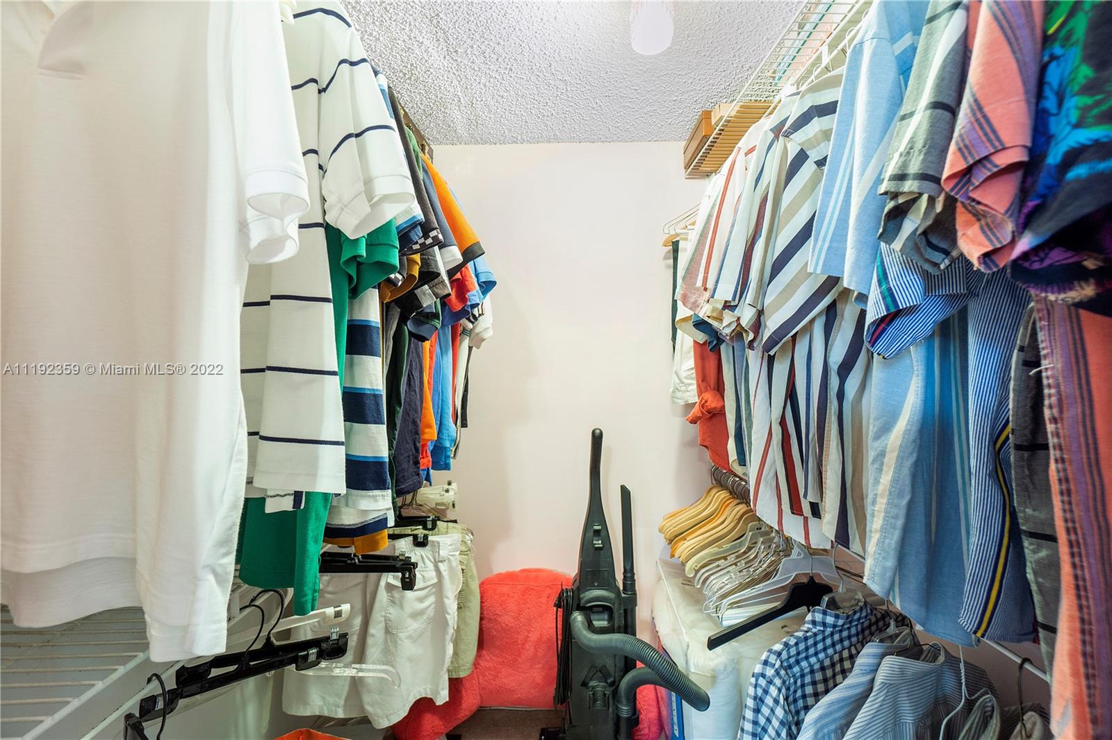 814 NE 27th Ave, Hallandale Beach, Florida 33009, 2 Bedrooms Bedrooms, ,2 BathroomsBathrooms,Residential,For Sale,814 NE 27th Ave,A11192359