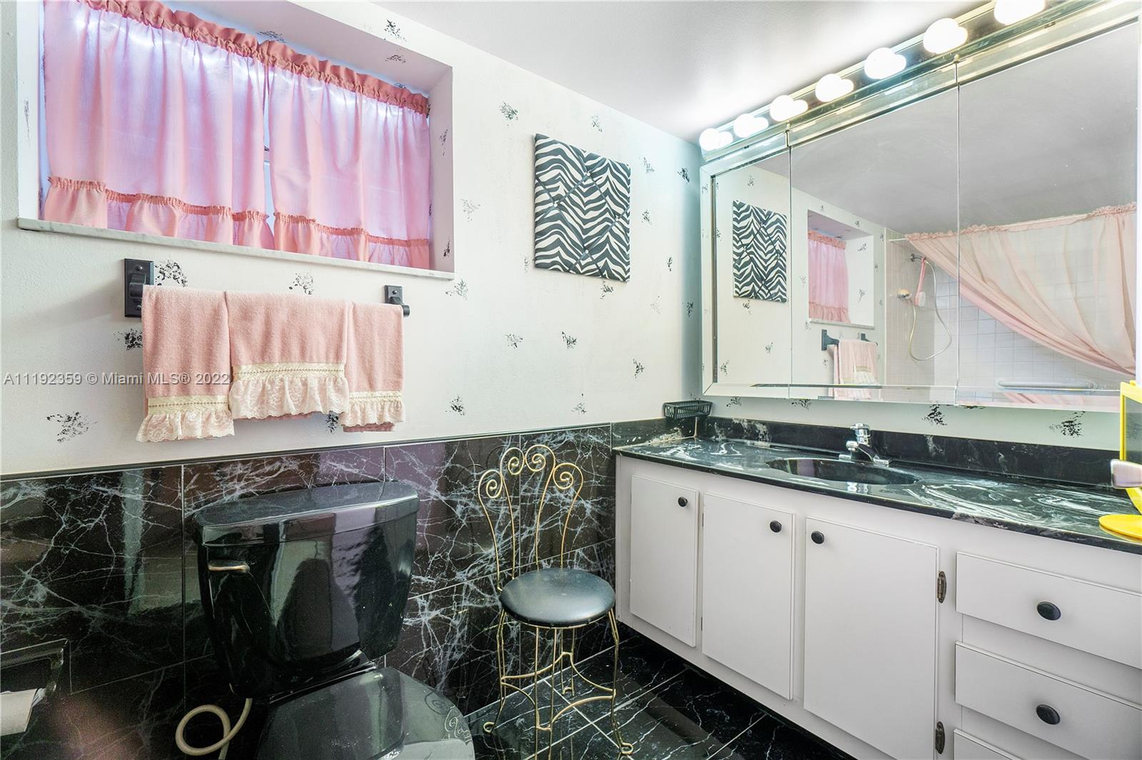 814 NE 27th Ave, Hallandale Beach, Florida 33009, 2 Bedrooms Bedrooms, ,2 BathroomsBathrooms,Residential,For Sale,814 NE 27th Ave,A11192359