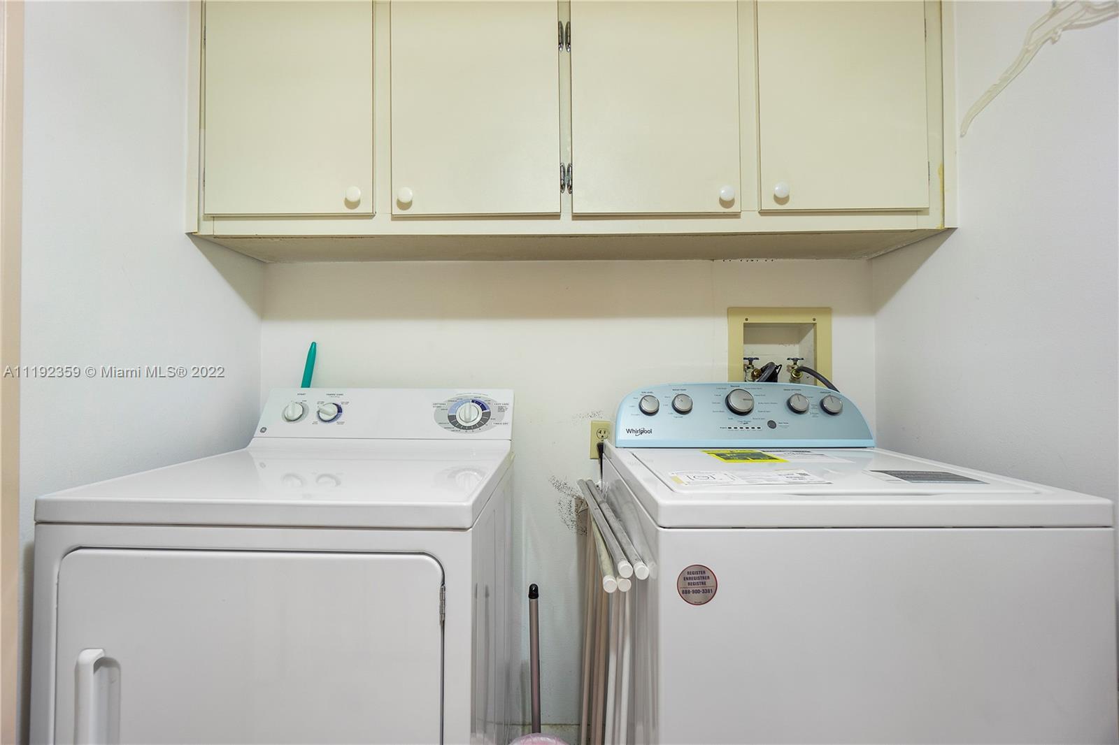 814 NE 27th Ave, Hallandale Beach, Florida 33009, 2 Bedrooms Bedrooms, ,2 BathroomsBathrooms,Residential,For Sale,814 NE 27th Ave,A11192359