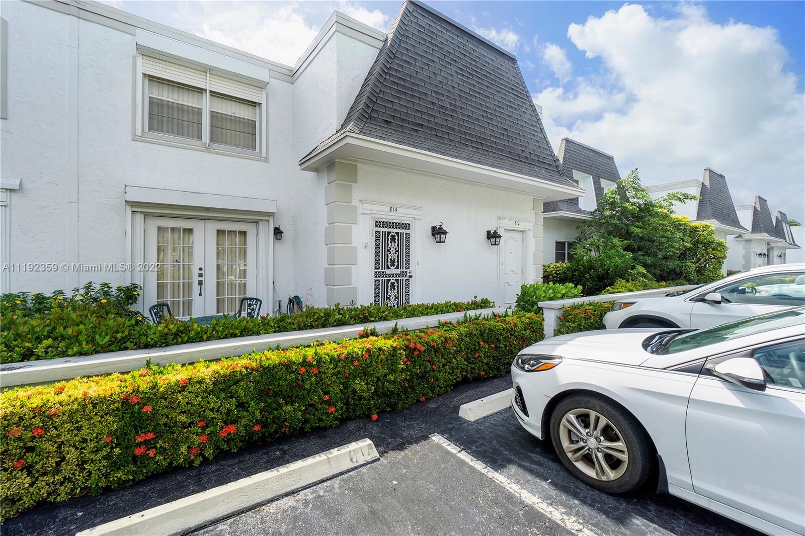 814 NE 27th Ave, Hallandale Beach, Florida 33009, 2 Bedrooms Bedrooms, ,2 BathroomsBathrooms,Residential,For Sale,814 NE 27th Ave,A11192359