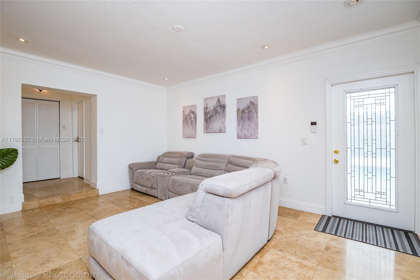 Listing Photo 12