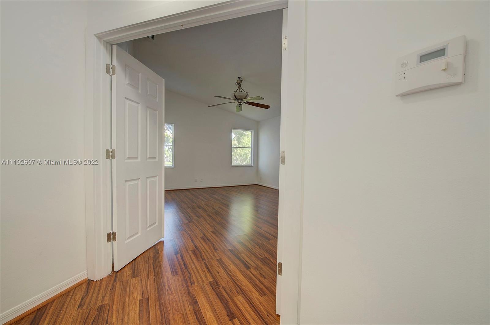 Listing Photo 12