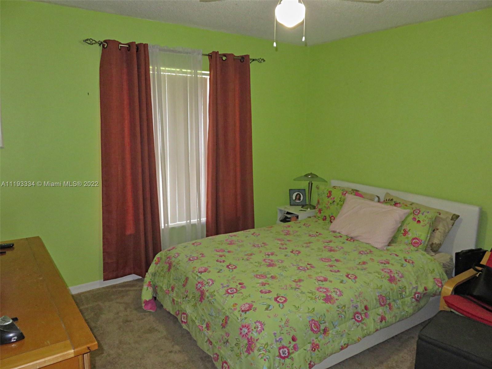 Listing Photo 9