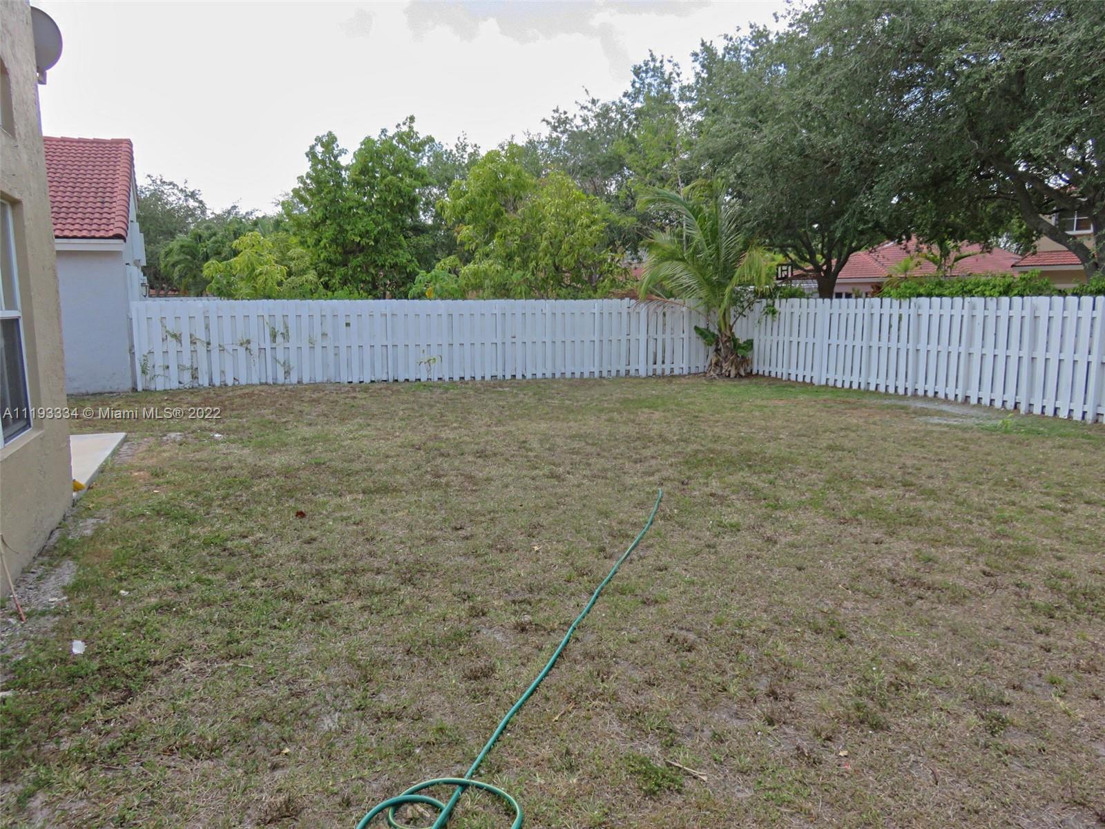 Listing Photo 12
