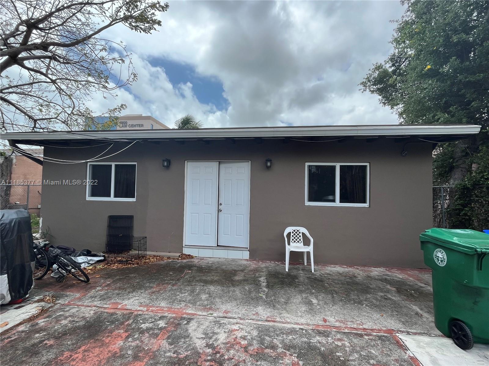Photo 2 of 2729 18th St in Miami - MLS A11185377