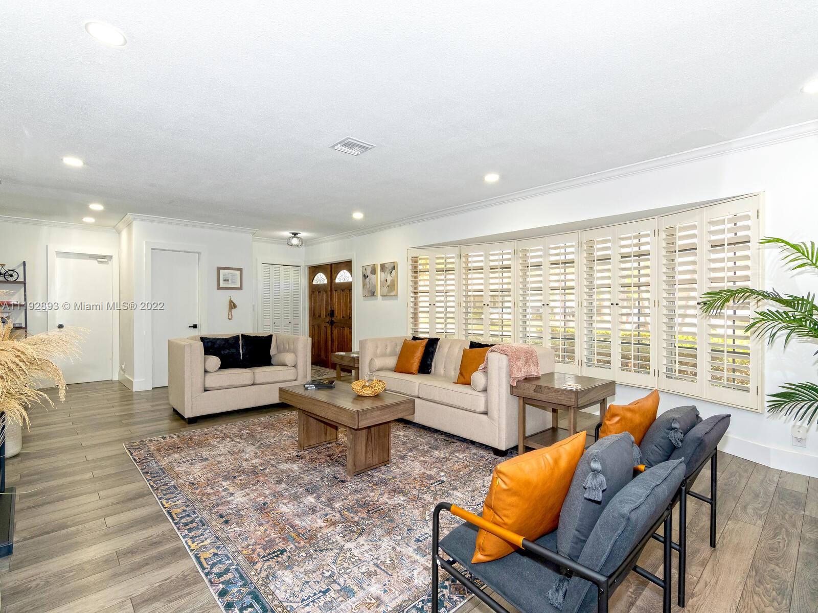Listing Photo 10