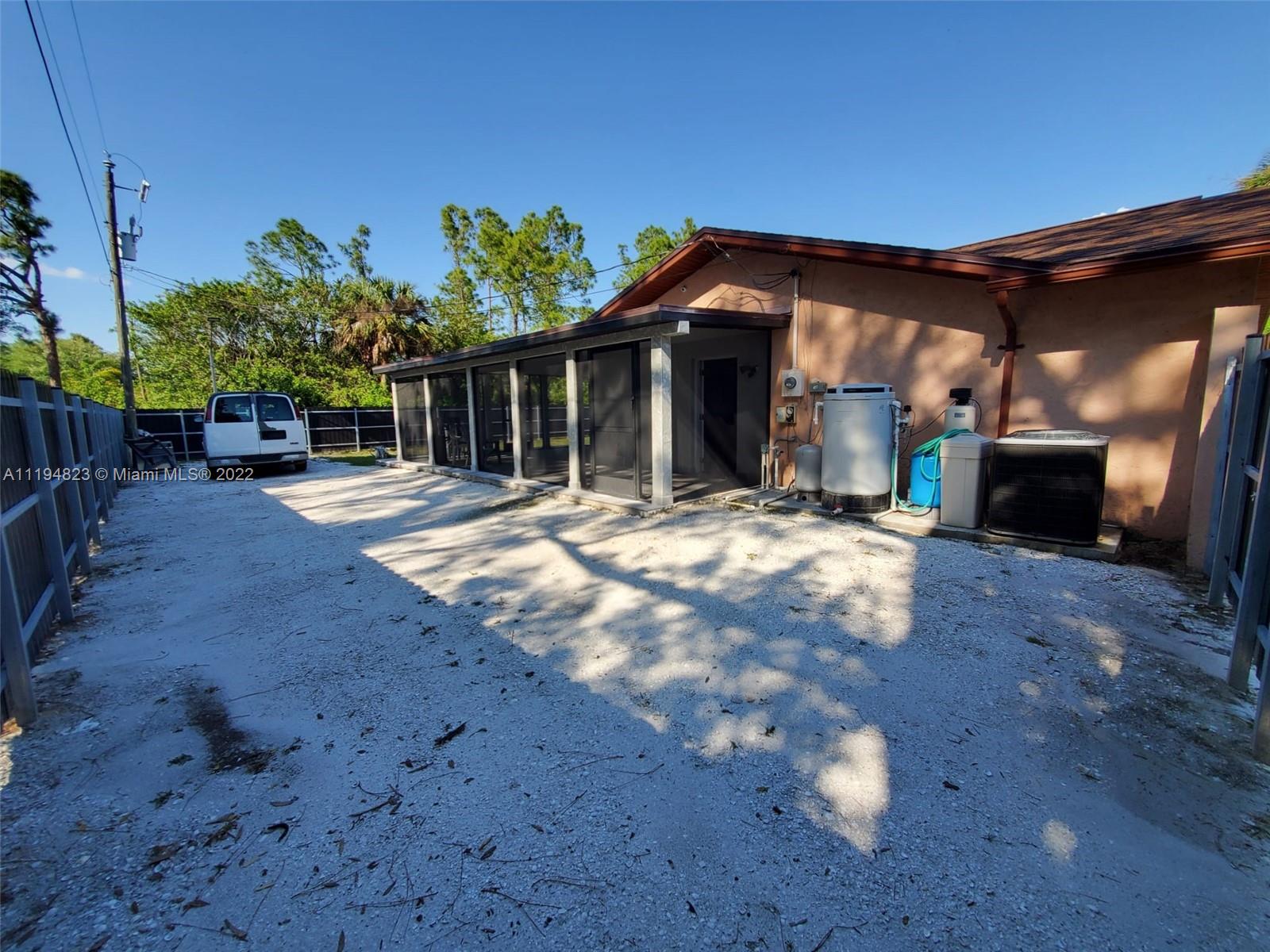 Listing Photo 14
