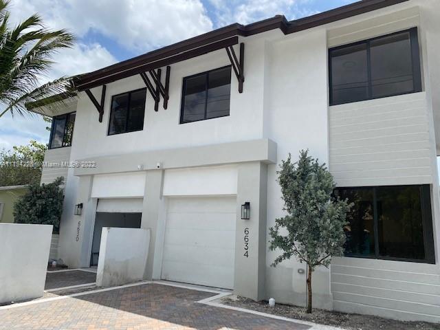 BRAND NEW CONSTRUCTION IN HEART OF SOUTH MIAMI / PINECREST!

2 new townhouse style twin homes. Each unit is a corner unit, with only one attached neighbor, ample parking, and ALL NEW construction with modern finishes including Bosch stainless steel appliances, porcelain wood floors, marble master bath, oversized master closet, built out closets, impact windows, outdoor summer kitchen with bbq, sink and refrigerator under a trellis in backyard, pre wired with audio, cameras, and alarm already installed, impact windows, and gated yards. 

Unit 6670 = 3/3.5 + den + 1 car garage - $1,375,000
Unit 6674 = 3/3.5 + den + 1 car garage - $1,375,000
- corner unit with larger side yard
