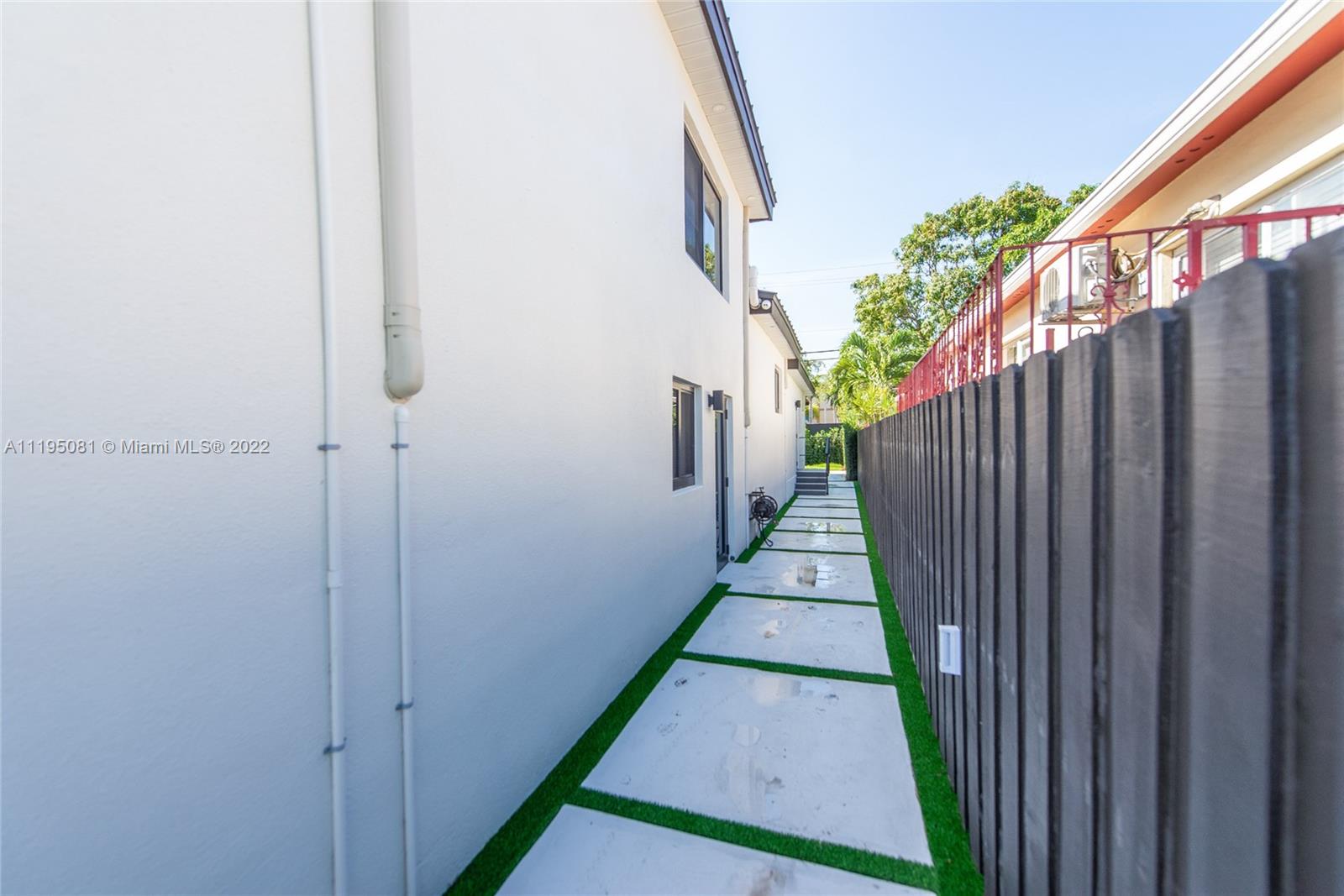 3360 SW 7th St, Miami, Florida 33135, ,Residentialincome,For Sale,3360 SW 7th St,A11195081